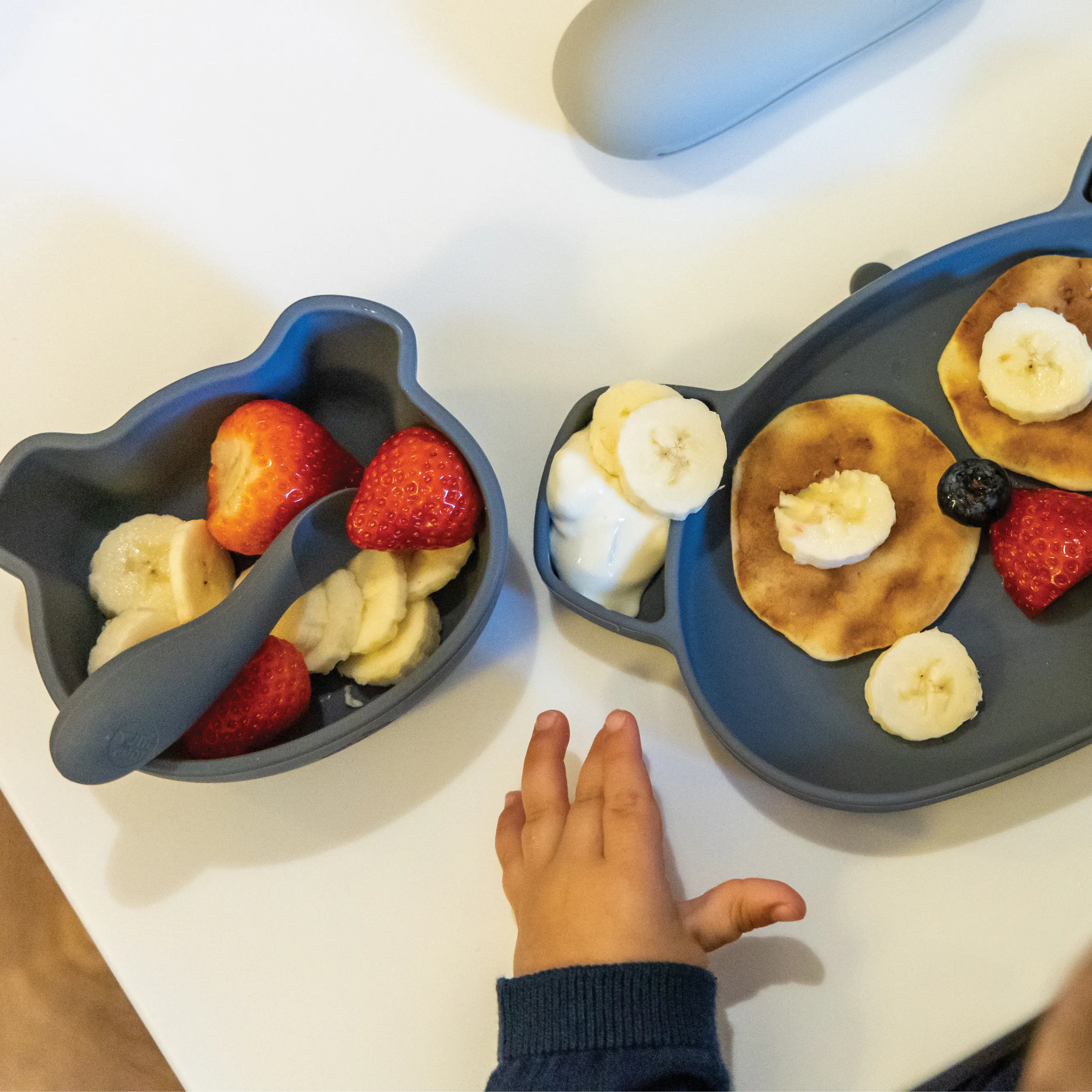 TUM TUM Baby & Toddler Stay Put Suction Bowl With Lid & Spoon, Stay Put Silicone Weaning Bowl & Spoon, First Feeding, Baby Led Weaning, 6m ,Kev Koala, Grey