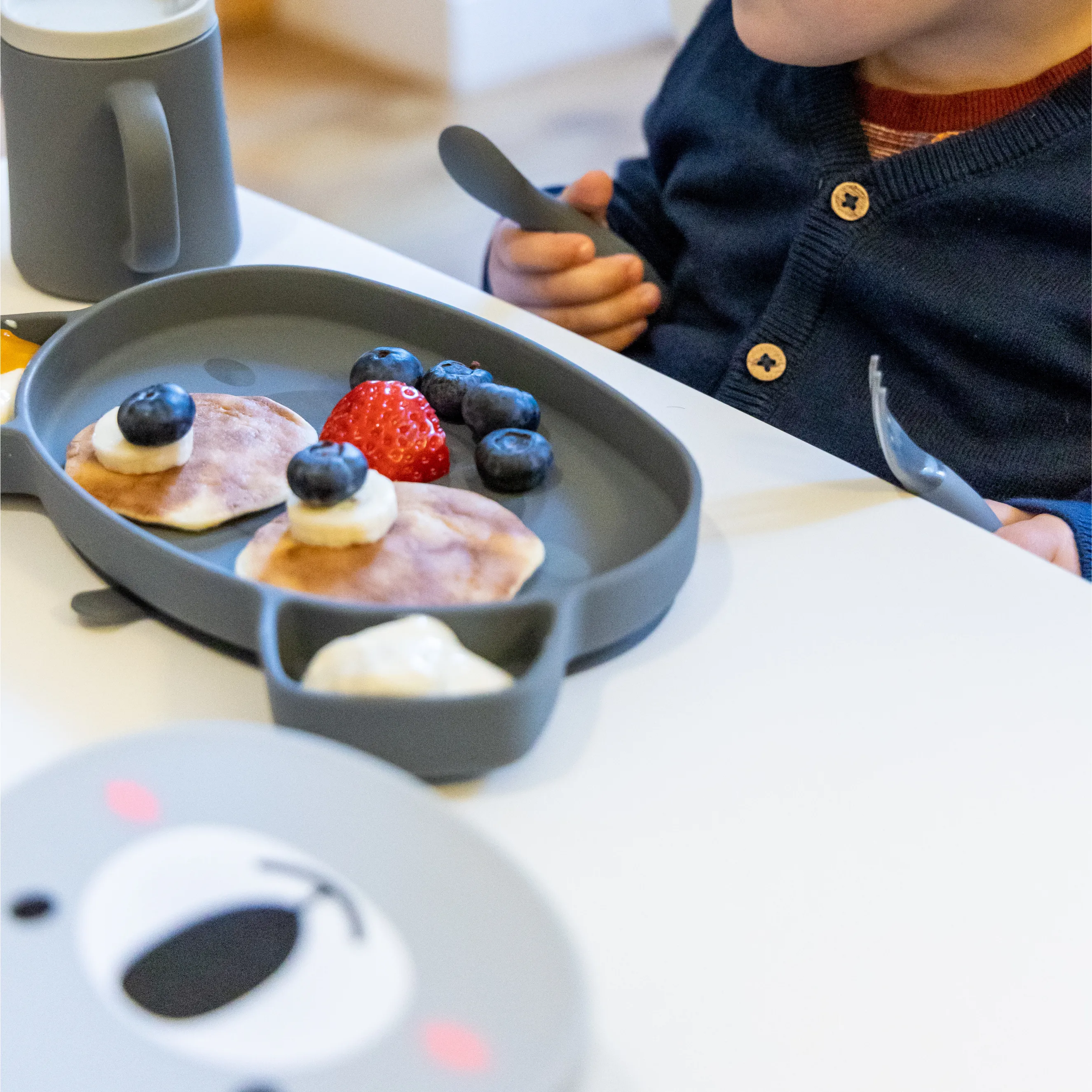 TUM TUM Baby & Toddler Stay Put Suction Bowl With Lid & Spoon, Stay Put Silicone Weaning Bowl & Spoon, First Feeding, Baby Led Weaning, 6m ,Kev Koala, Grey